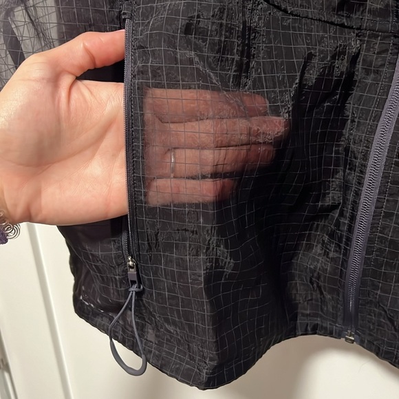 Lululemon NWT Team Canada Translucent Hooded Jacket Paris Olympics 2024 - Picture 10 of 13